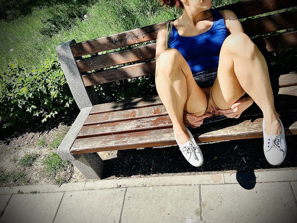 Ławeczka.jpeg - MrMaxPervandDaughter