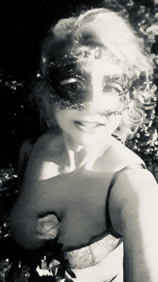 0409D456-C2B2-431E-9123-C0637B17704A.jpeg - LadyLaura44