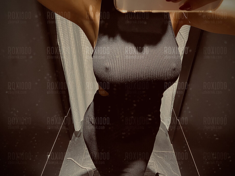 4956939C-8B5B-4811-BFA8-8C233E4370AA.jpeg - Roxi000