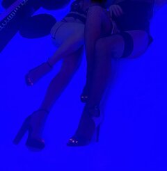 👩🏻‍🤝‍👩🏼