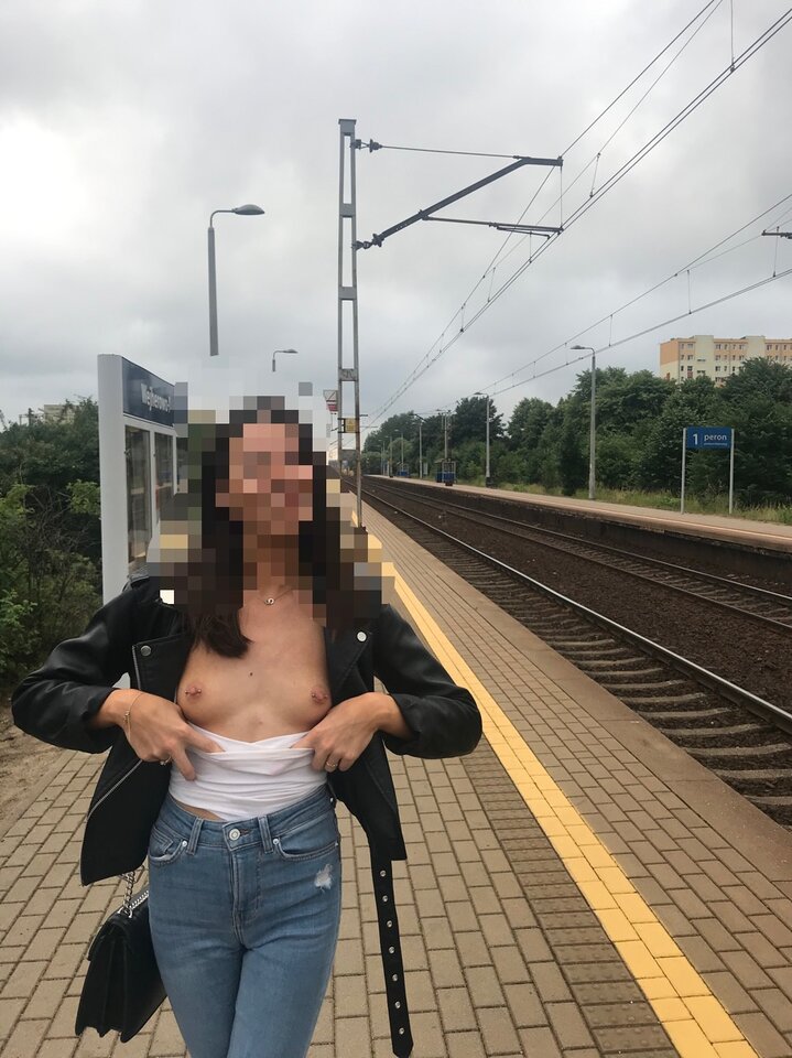 F659A491-6BF1-4DEF-B471-3D0D801C1A48.jpeg - Que97