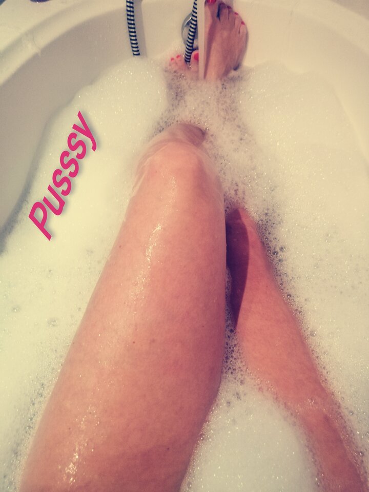 Kto mi wymasuje nóżki? - pusssy