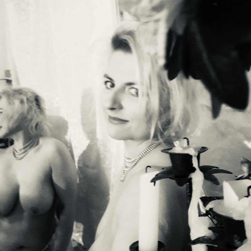 7048B0F5-C8AF-4FF1-8830-06BD71470050.jpeg - LadyLaura44