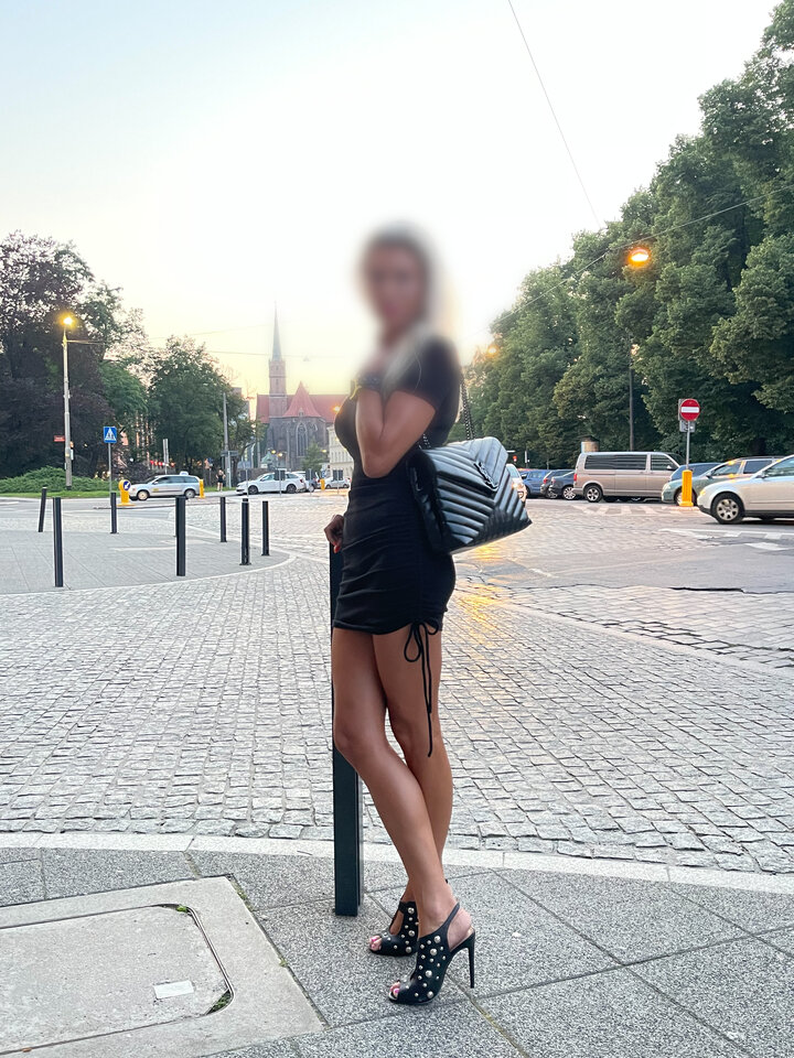 5CEE5ECB-C96C-48B3-B80F-F4C956C2857B.jpeg - Limmode