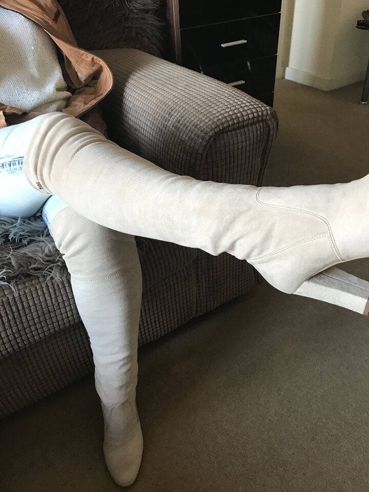 873ABE3E-CEF6-4703-A196-E3FB99AC6D27.jpeg - PARA_40_FEMDOM