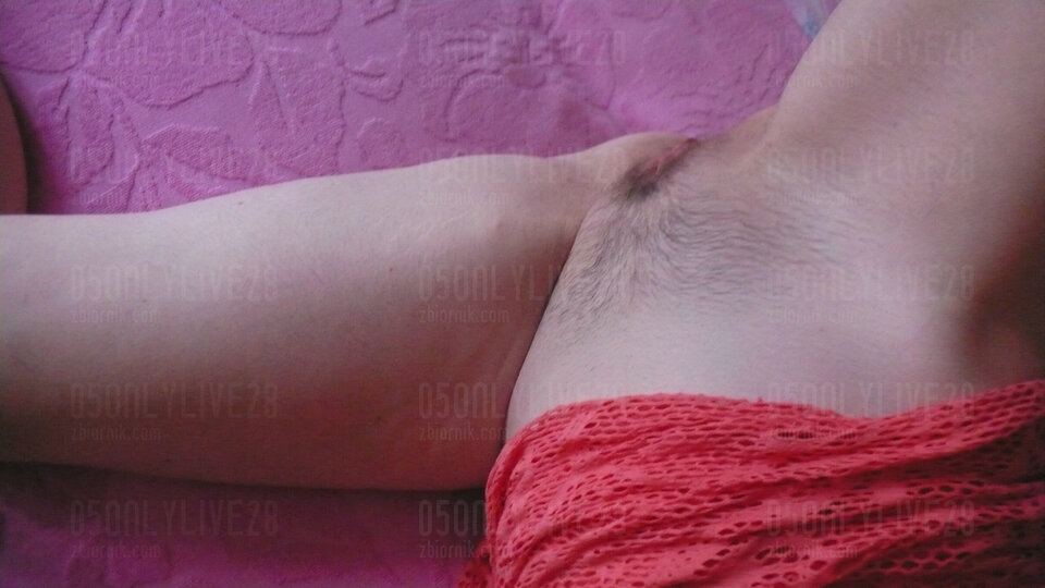 011.JPG - 05oNlYlivE28