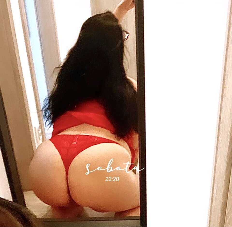 Jak wam mija wieczór ? Ja czekam na Pana który mnie zerżnie  - TheTwoooo69