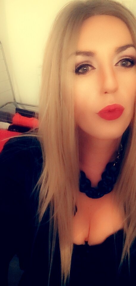 Snapchat-712685273.jpg - KarolinaShemale29