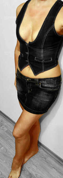 Kto rozepnie guziczki i uwolni piersi? 😉