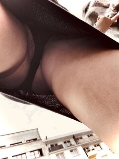 Under skirt