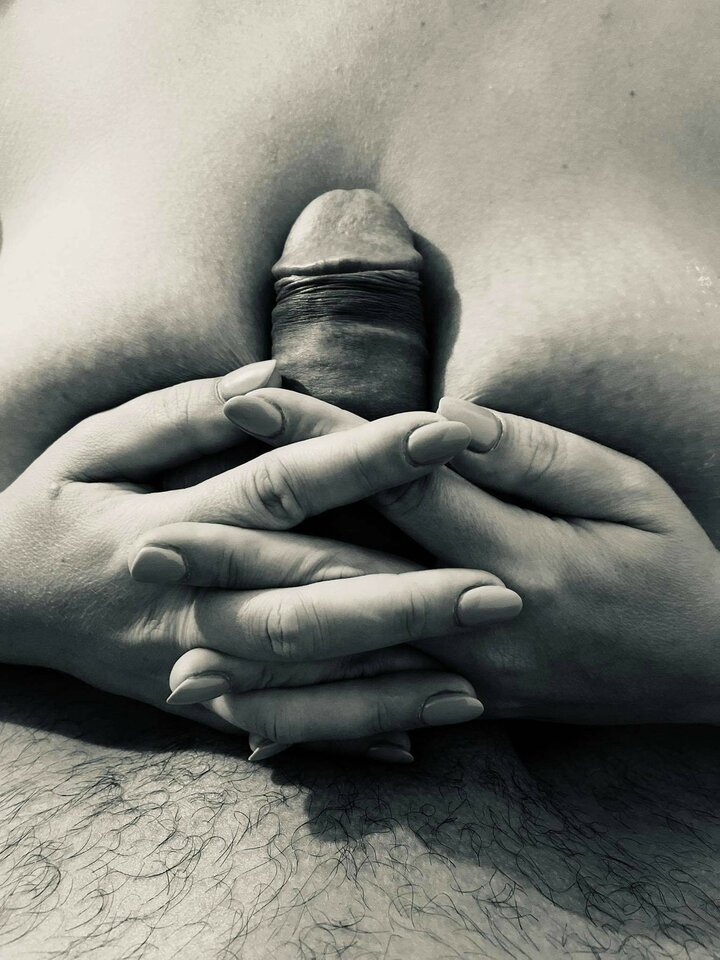 received_870375460584003.jpeg - feetfreak