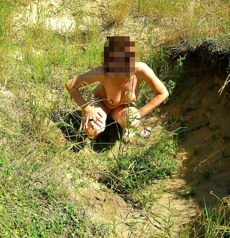 Przyłapana  podczas golasowania w lesie - aga124
