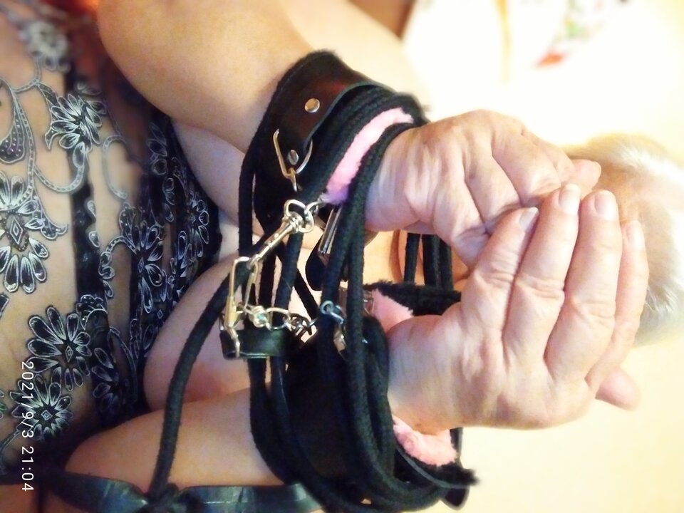 Spętane ręce - Ajsza69