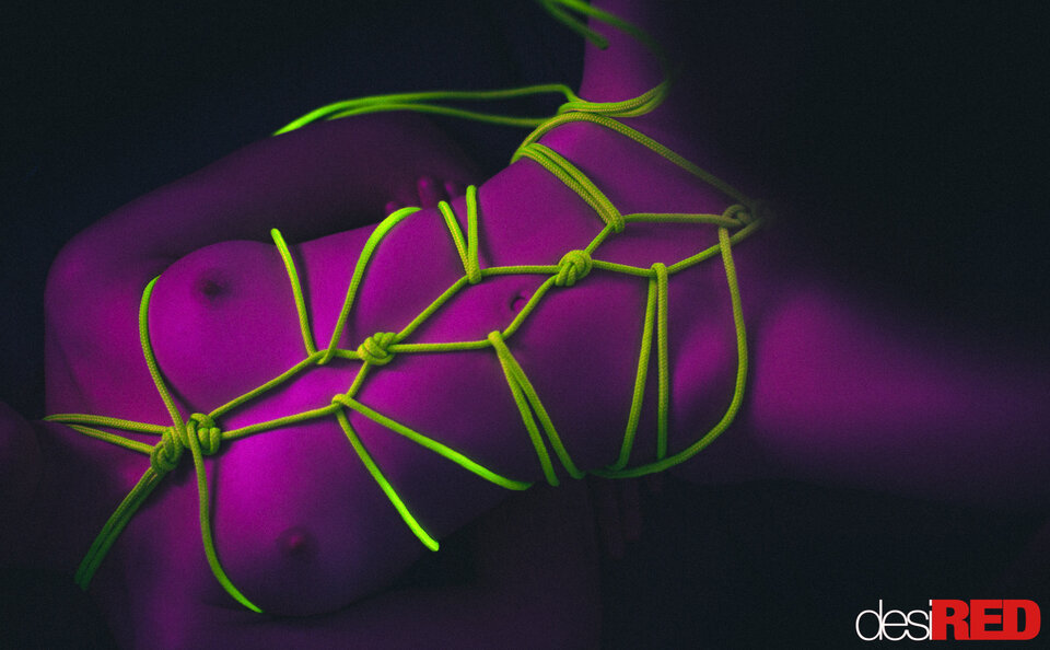 CiekawaSwiata23 odkryła magię naszych sznurków... - desiREDshoots