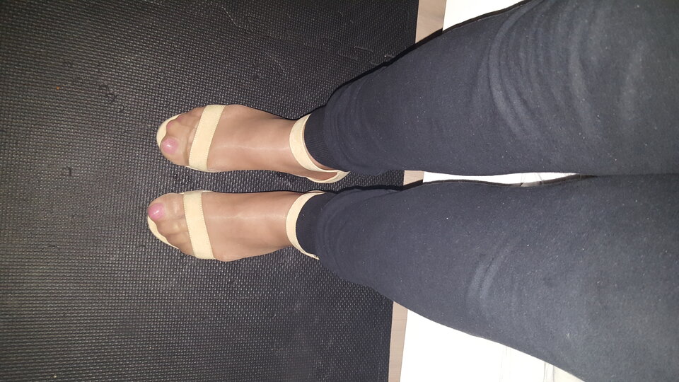 20200220_184712.jpg - Pantyhose1122