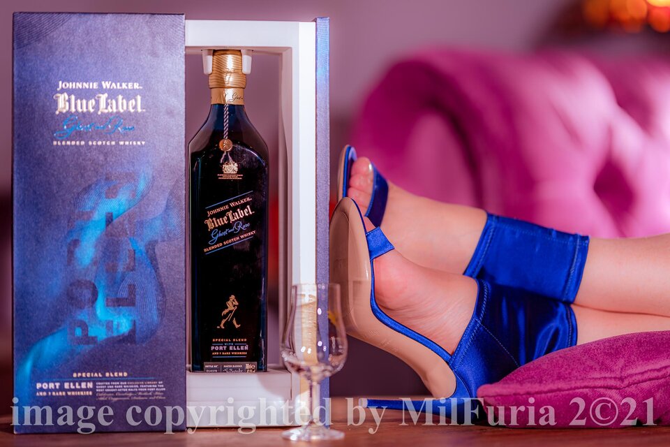 Blue ...  bo dzisiaj znów wieczór w MilFuriowym, ulubionym kol - milFuria