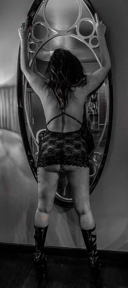 Co jest po drugiej stronie lustra? - We_know_HTML