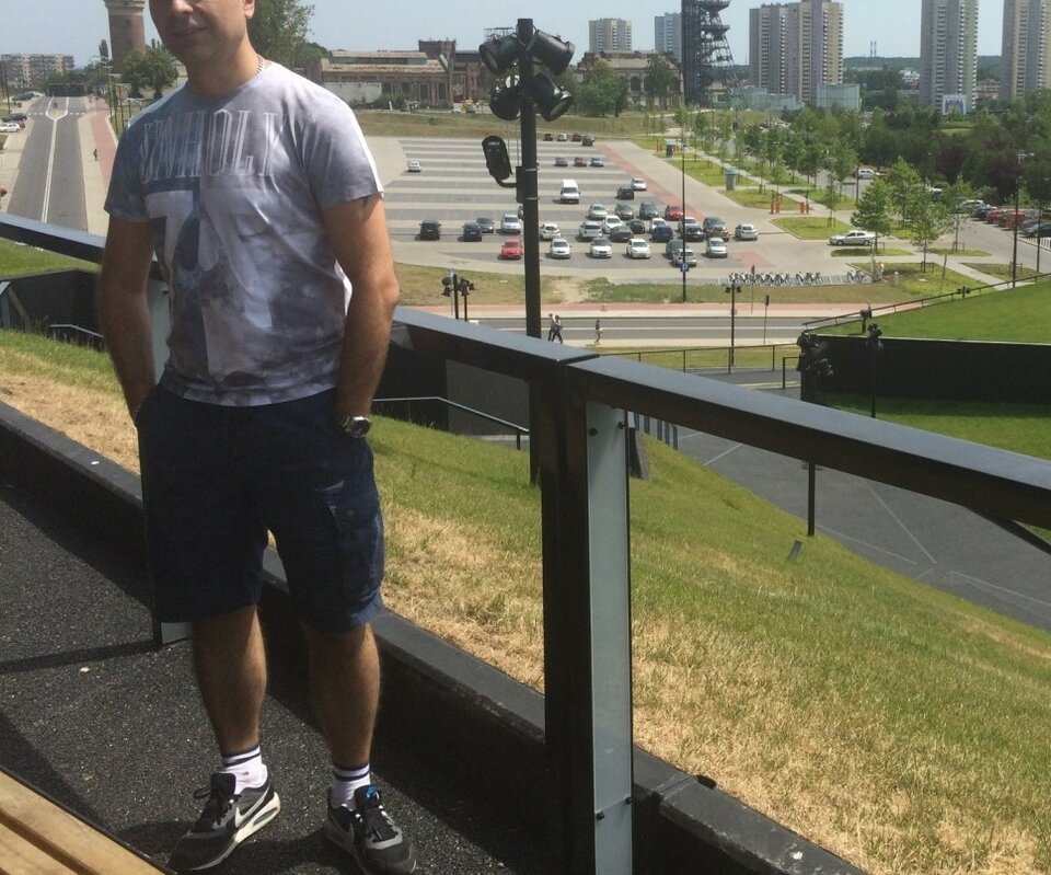 DKce.jpg - str8sucker