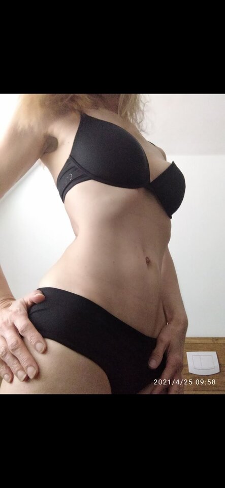 Screenshot_2021-09-25-03-25-44-053_com.google.android.apps.photo - Czarny19742611