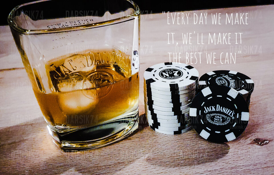 Weekend jest po to aby nie patrzeć wstecz..😉🥃 - darsik74