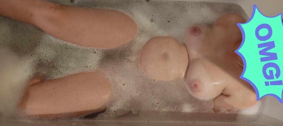 suczka się moczy.jpg - alnasl