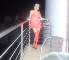 A sąsiad z za firanki zagląda ... :)