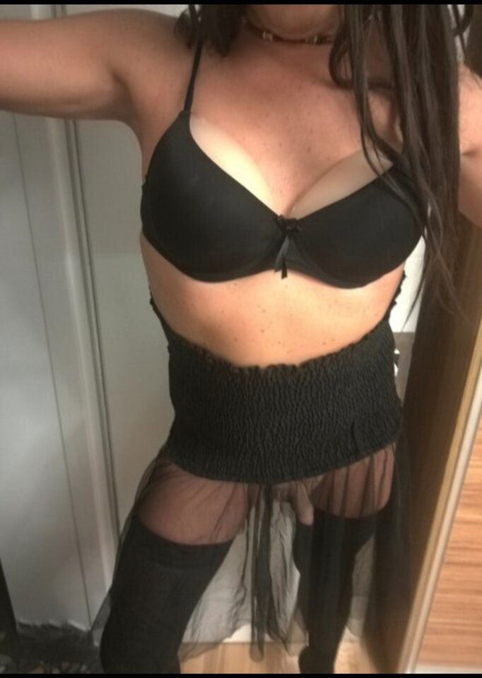 Screenshot_20211012-204012_Chrome.jpg - LauraTranss