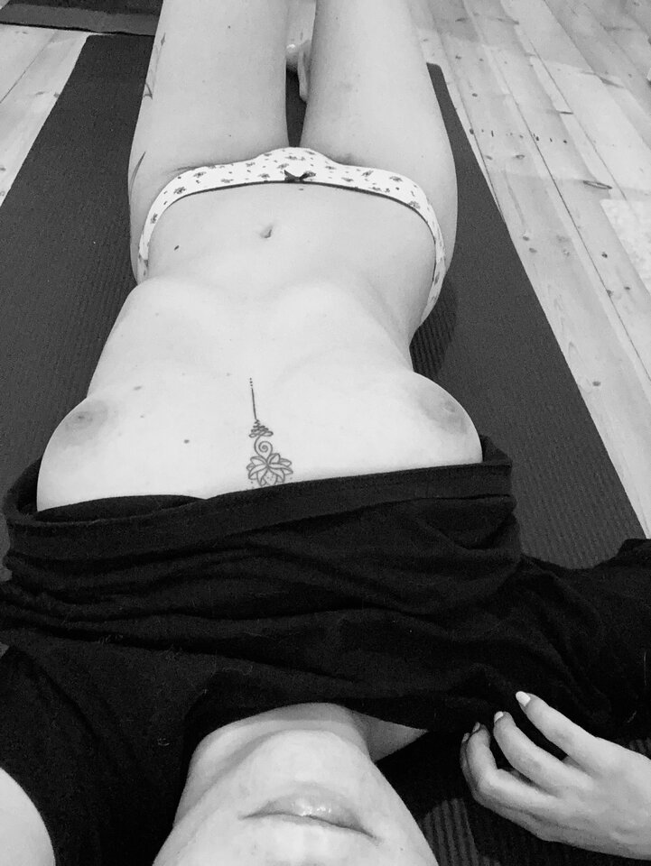 90CA5900-E5AA-45DF-8E57-CFE354384CA7.jpeg - Blackberry_girl