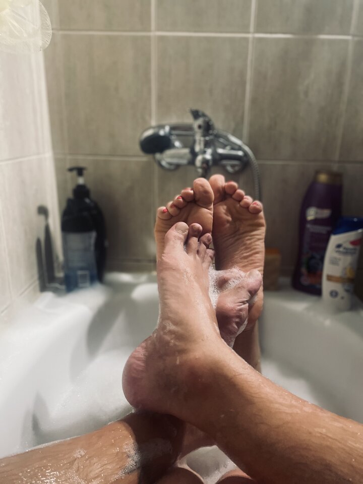 FBEABE64-D819-4C23-B886-A66289A32624.jpeg - feetfreak