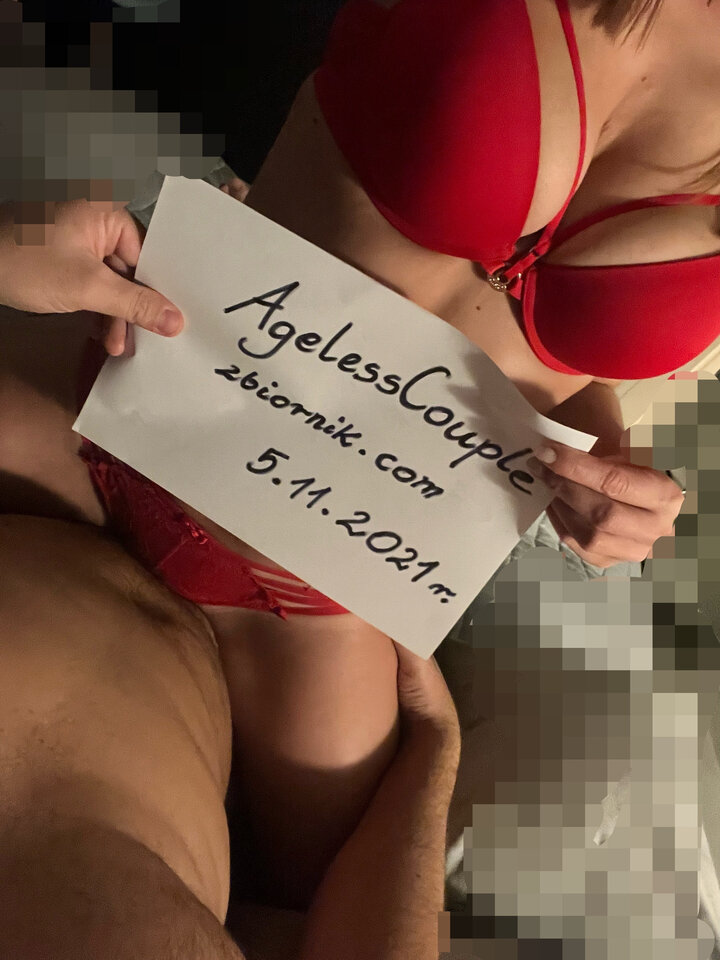 70028287-E66A-4FDF-9945-725B5E26067C.jpeg - AgelessCouple