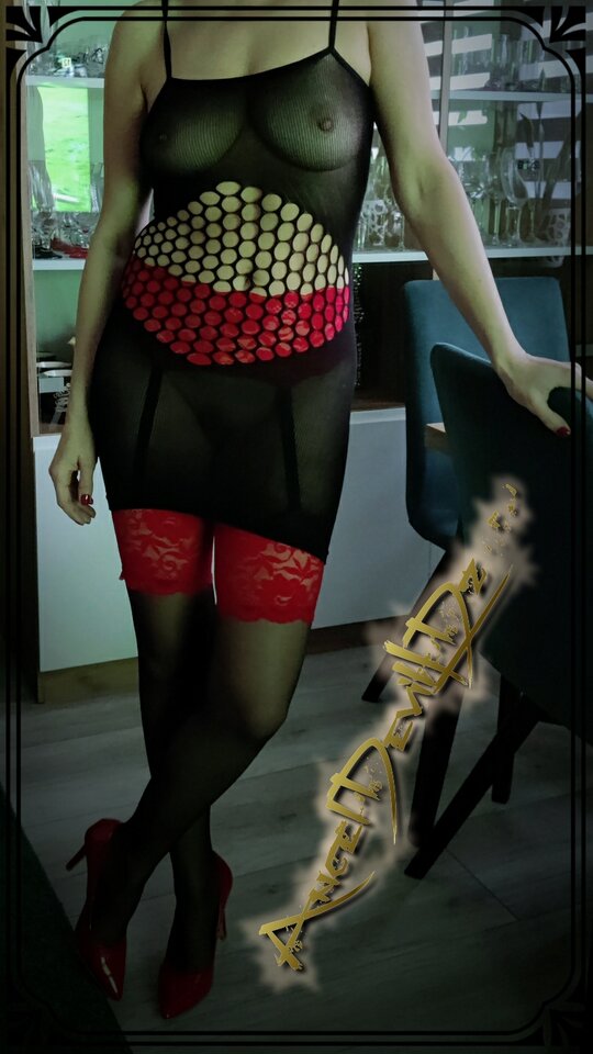 LadyInBlackAndRed.jpg - AngelDevilLDZ