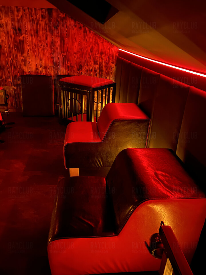 Klęczniki w Ray Club Poznan - RayClub