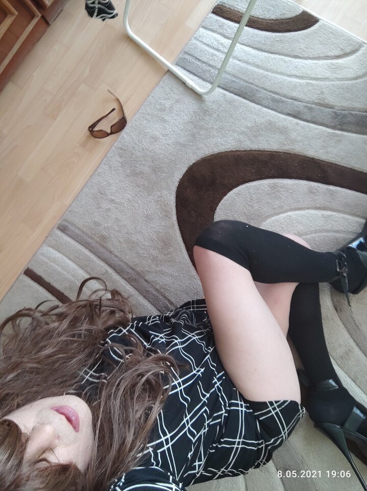 IMG_20210508_190409_TIMEBURST31.jpg - juliadada