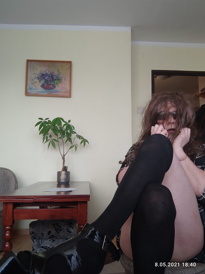 IMG_20210508_183924_TIMEBURST17.jpg - juliadada