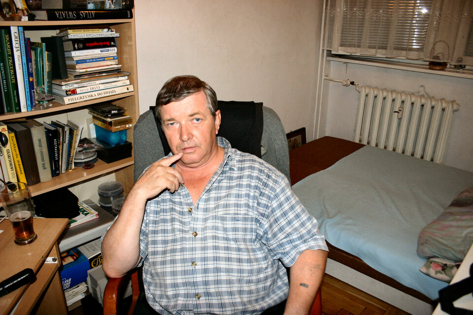 Przy biurku.jpg - seniorek