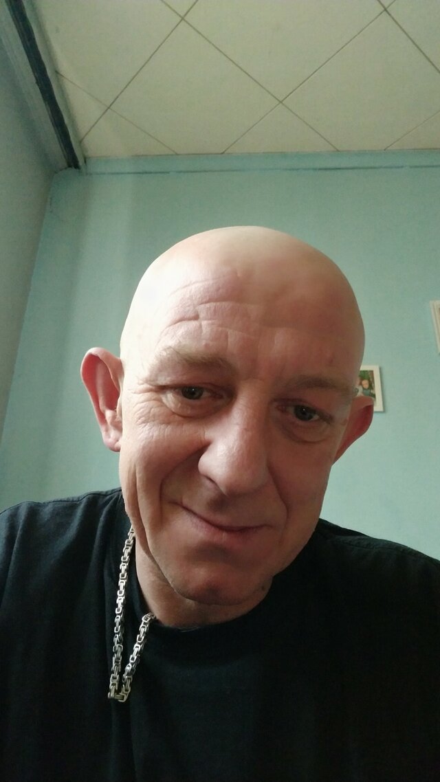 RobertEm1975