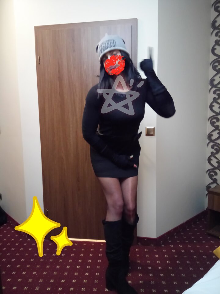 selfiecamera_2021-08-08-10-33-33-154.jpg - liketr