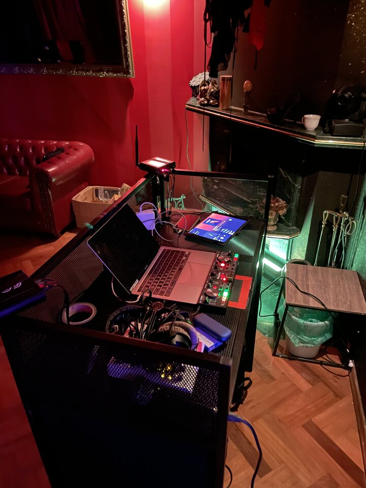 DJ’ka - ACTSwingersClubWarszawa