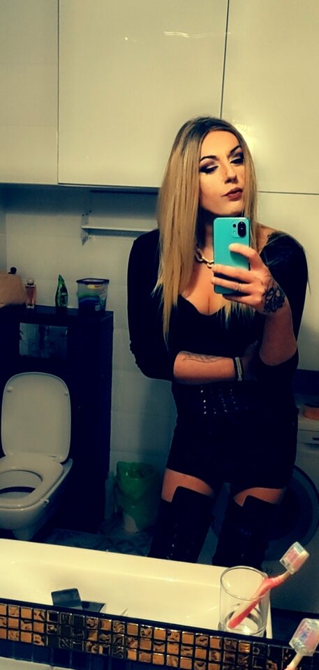 Snapchat-238133015.jpg - KarolinaShemale29