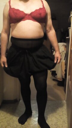 P SissyBoy w staniczku, spódniczce i rajstopkach 22.12.2021 g.20.41.jpg