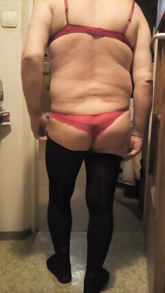 P SissyBoy w opuszczonych rajstopkach pokazuje dupkę w majteczkach 22.12.2021 g.20.43.jpg
