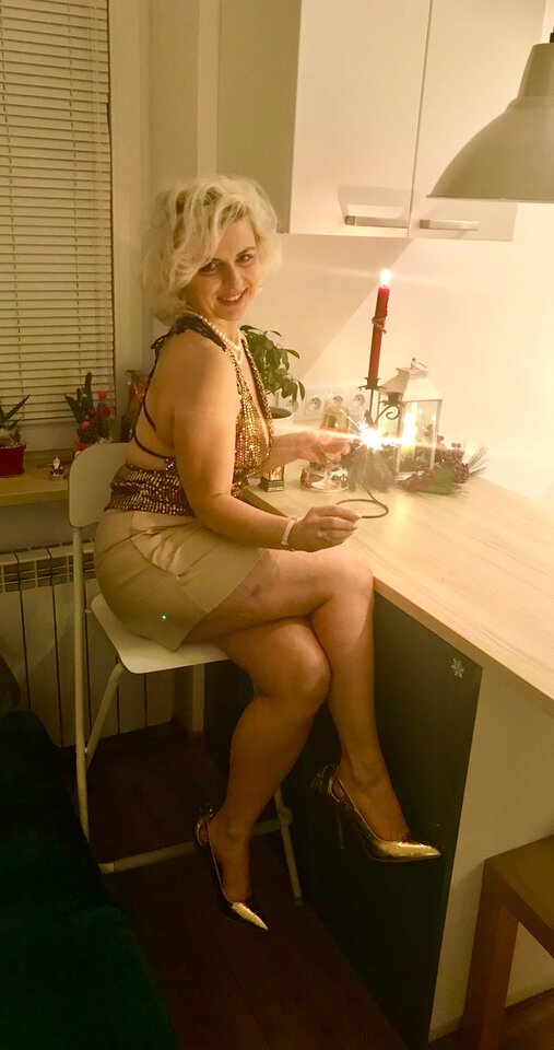 1175BC9C-CF19-42A6-8364-EBB8A5B1B935.jpeg - LadyLaura44
