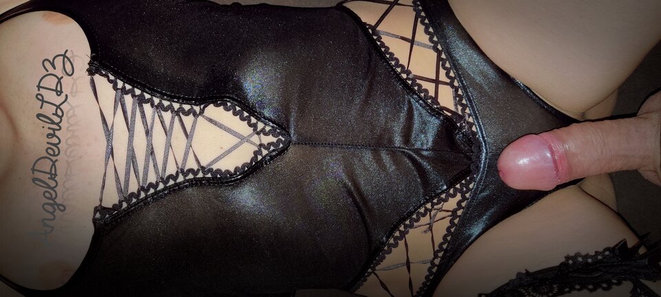 HardNewYearsDay.jpg - AngelDevilLDZ