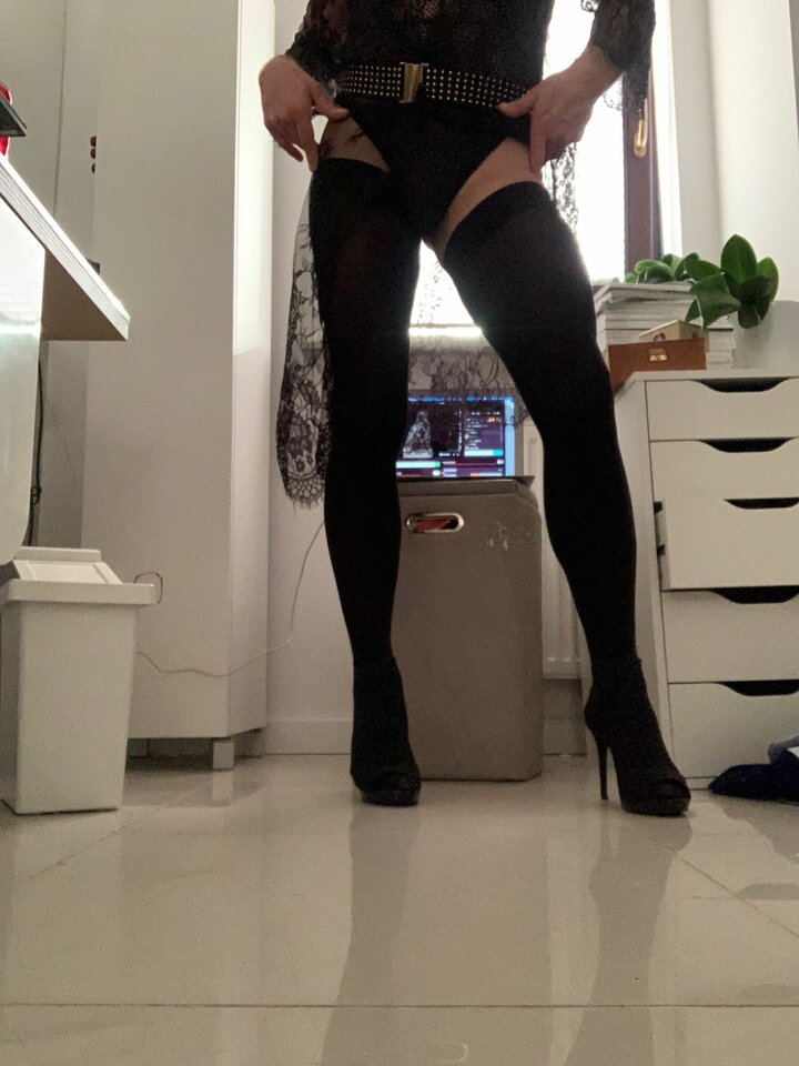 BF1235BE-14A9-4017-B898-E04068D2B8DD.jpeg - FabStock