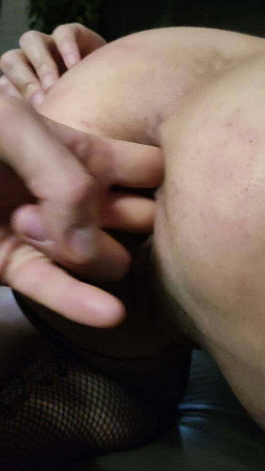 2fingers.jpg - kink_funtasy