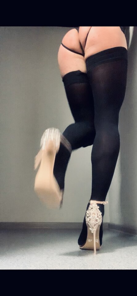 EA2C3FA8-2F1A-4376-BAF2-F6C7326EF012.jpeg - FabStock