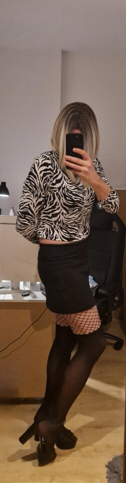 1000011591.jpg - Longlegs40