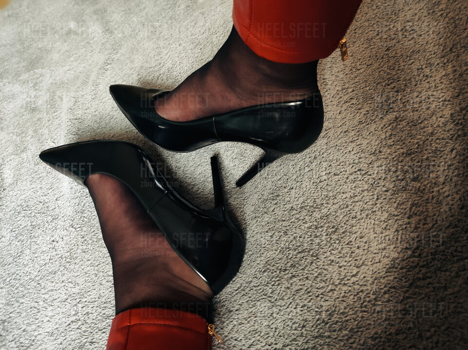 IMG_20240103_091023.jpg - heelsfeet