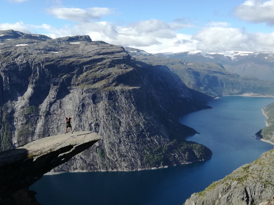 IMG_20160911_111807_1.jpg - hugetitsfan2