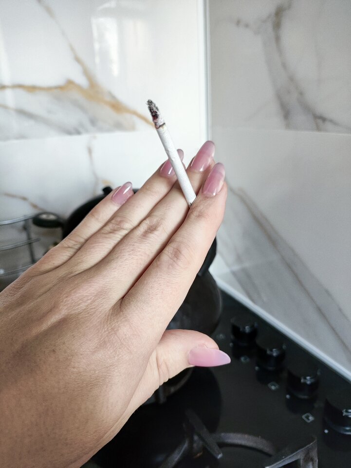 Paskudny nałóg ale cóż... - SuniaaMartunia